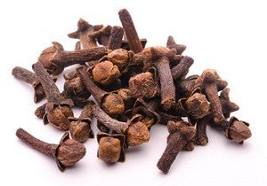 pile of whole cloves