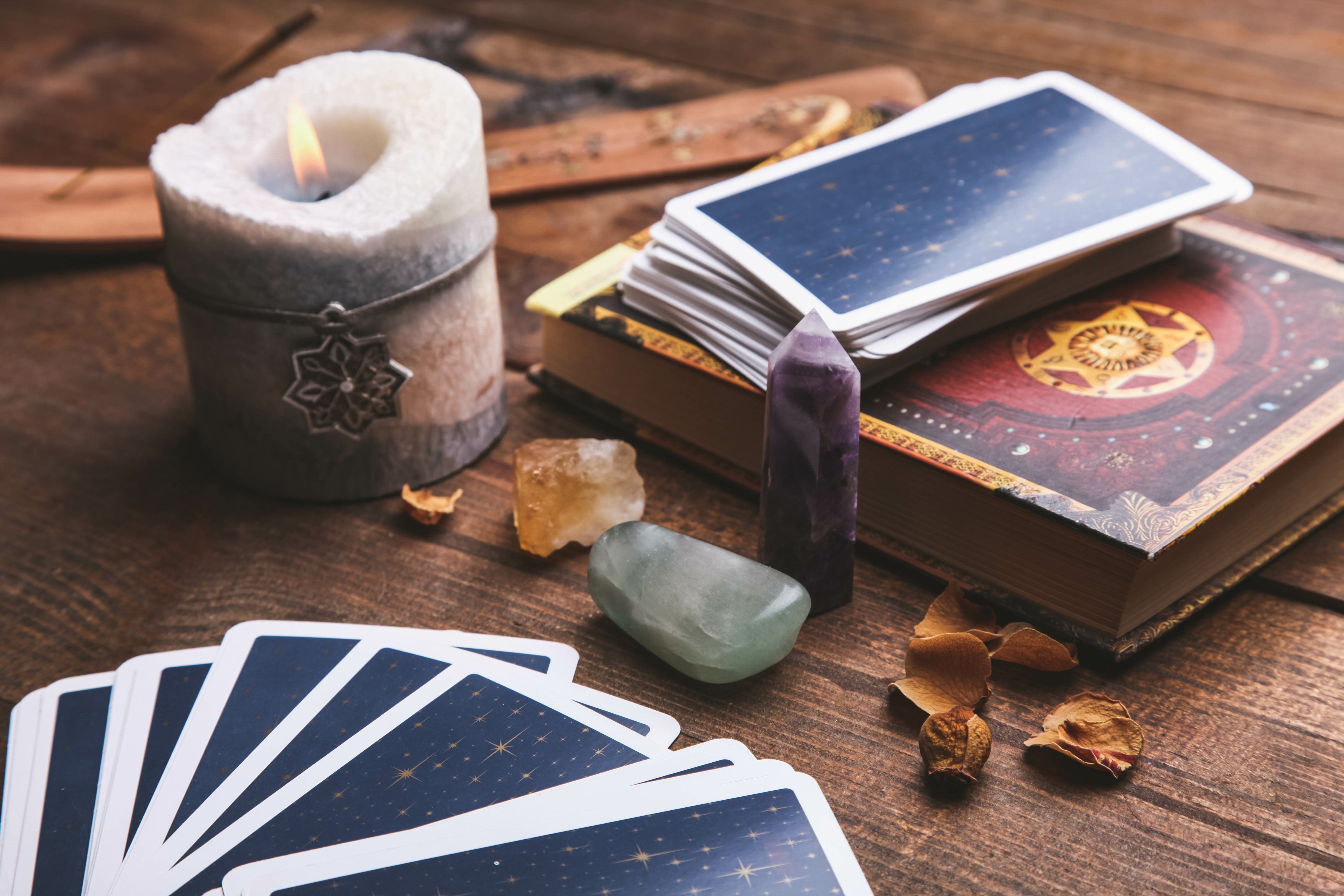 Divination Tools. Tarots, Oracles, and Pendulums | LumiFox Shop – LUMIFOX®